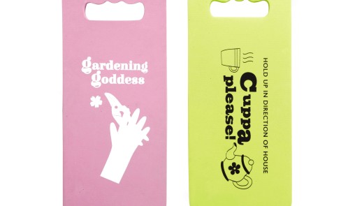 SLOGAN KNEELING PAD 01